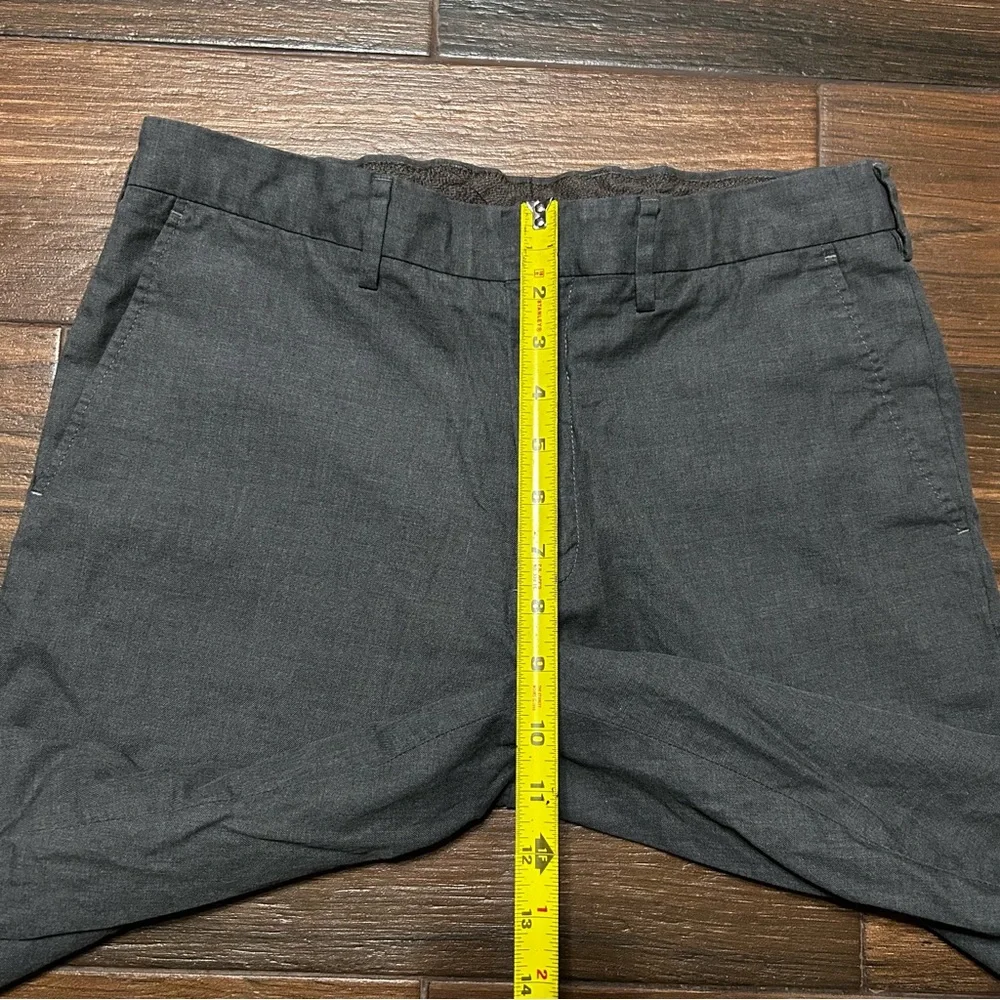 32x30‎ J Crew Men’s Dress Pants Classic Fit Gray tag states 32x32 Straight